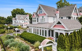 Yelton Manor Bed And Breakfast